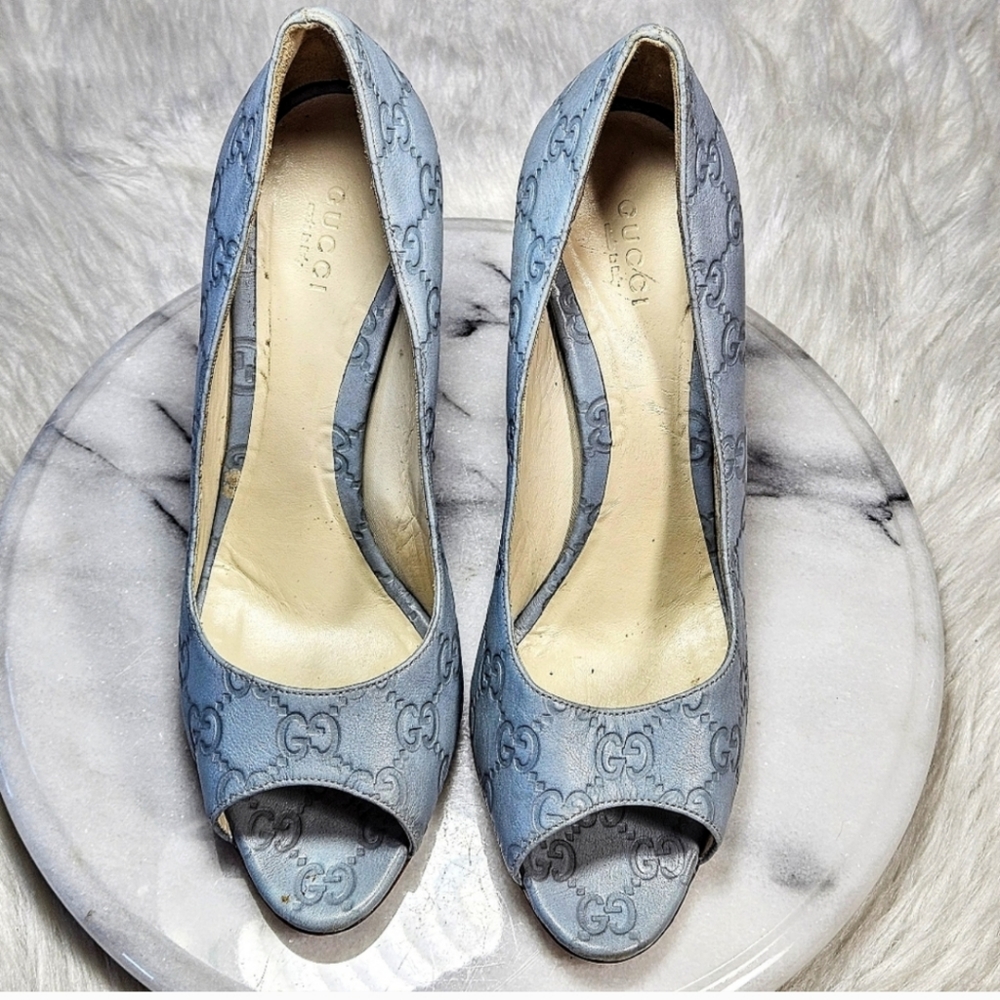 Gucci Monogram Leather Light Blue Gray Stillettos Heels Peep Toe Size 39 (8.5?) - Picture 2 of 6